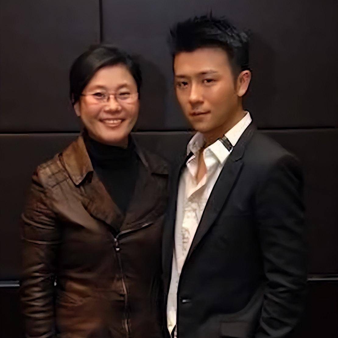 然而电视剧临开机前杨洋确被突然换掉,追究其原因正是李少红想捧干