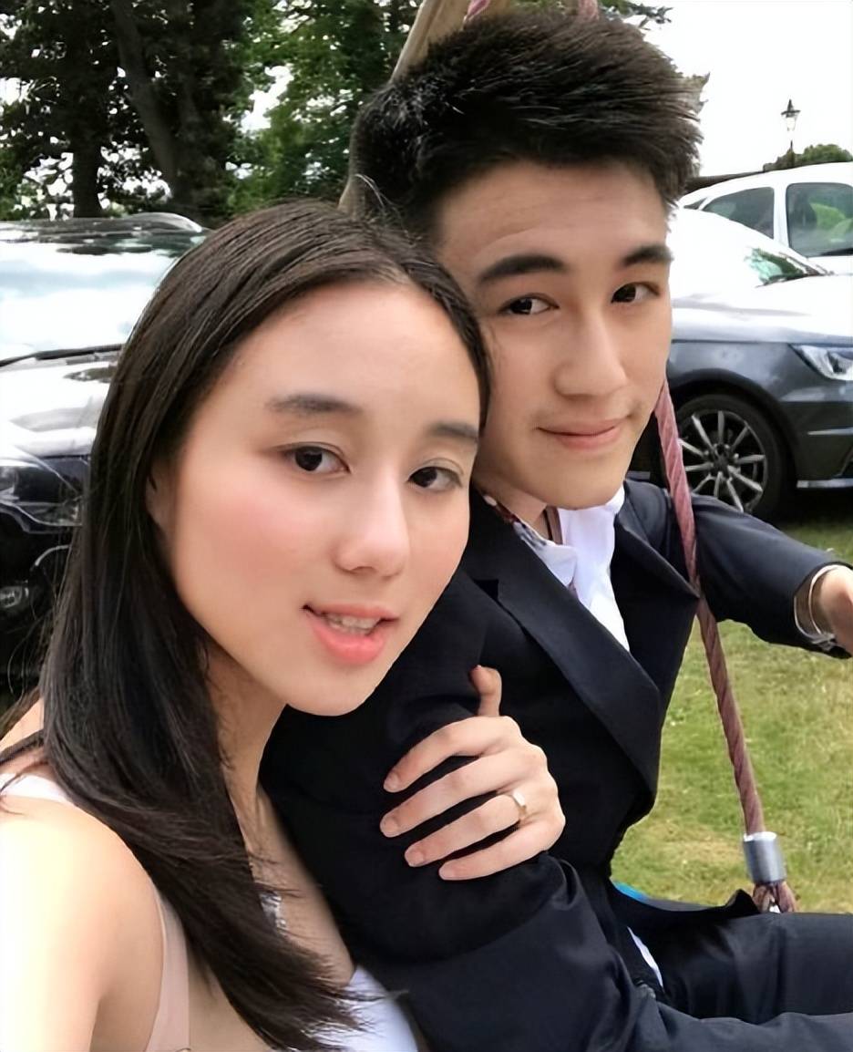 何超欣避不恭喜何超莲,何猷君内涵何猷启被何超莲取关_子女_太太_表面