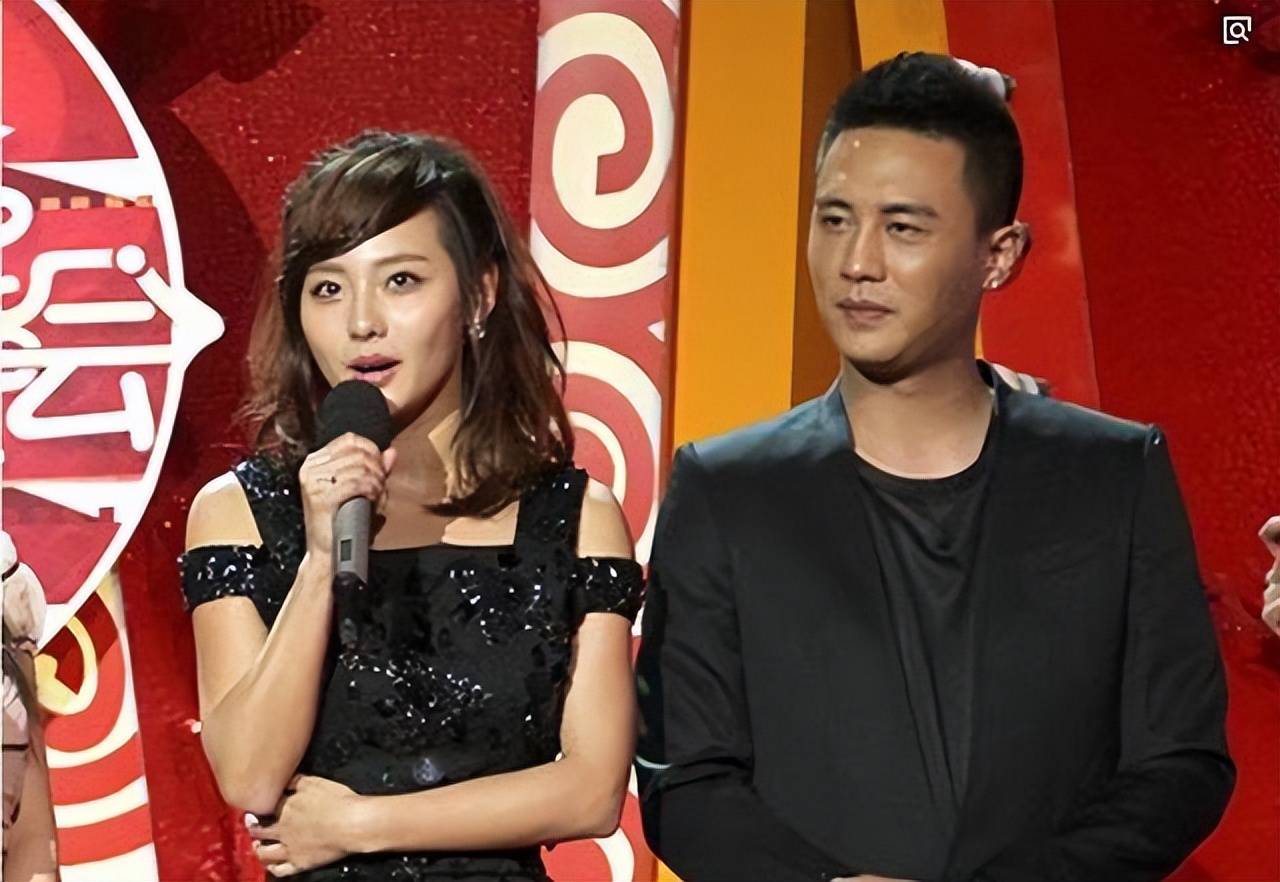 原创杜淳为2岁女儿庆生,首次透露女儿大名,一家三口同框画面温馨_王灿