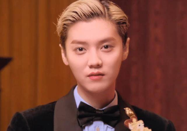 鹿晗拍摄尝试"大背头",掀起刘海气质变化大,这发际线认真的?