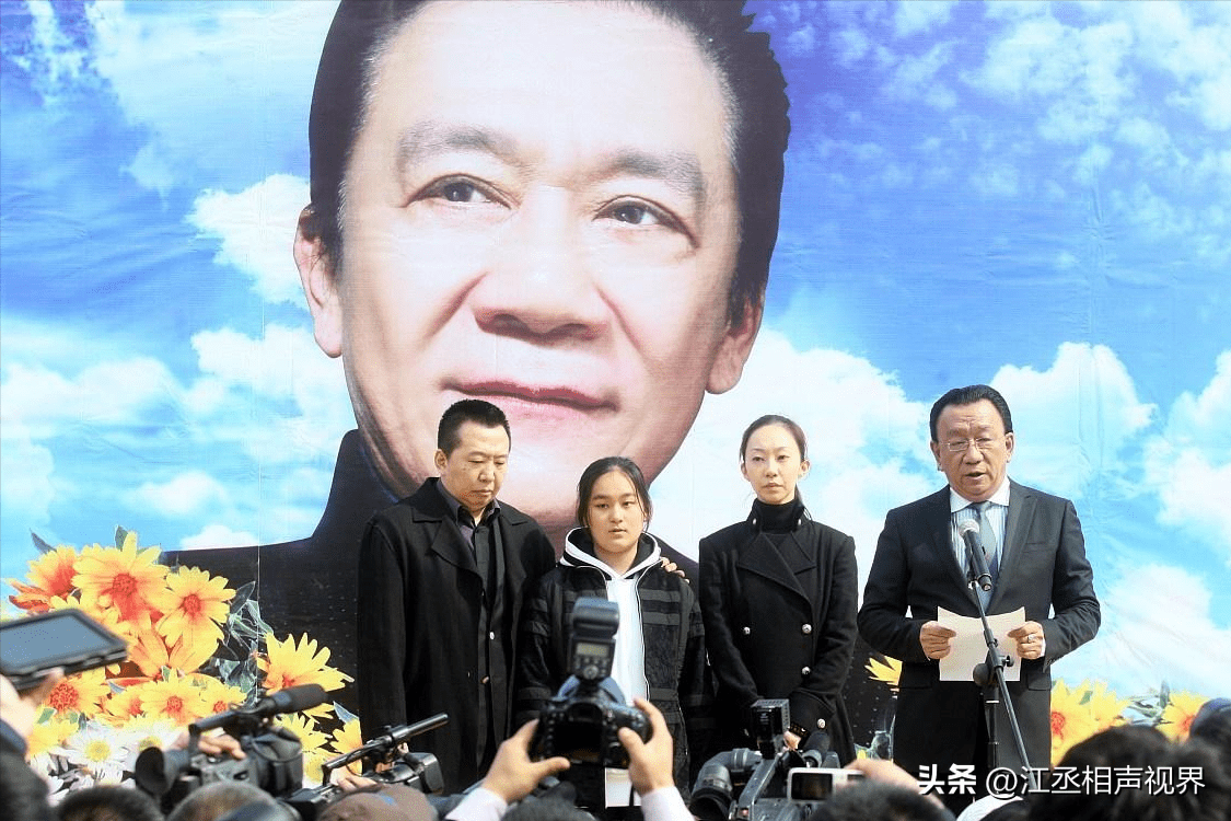 侯耀华当年和侯瓒对簿公堂,后突然和解,网友说这样做害了郭德纲