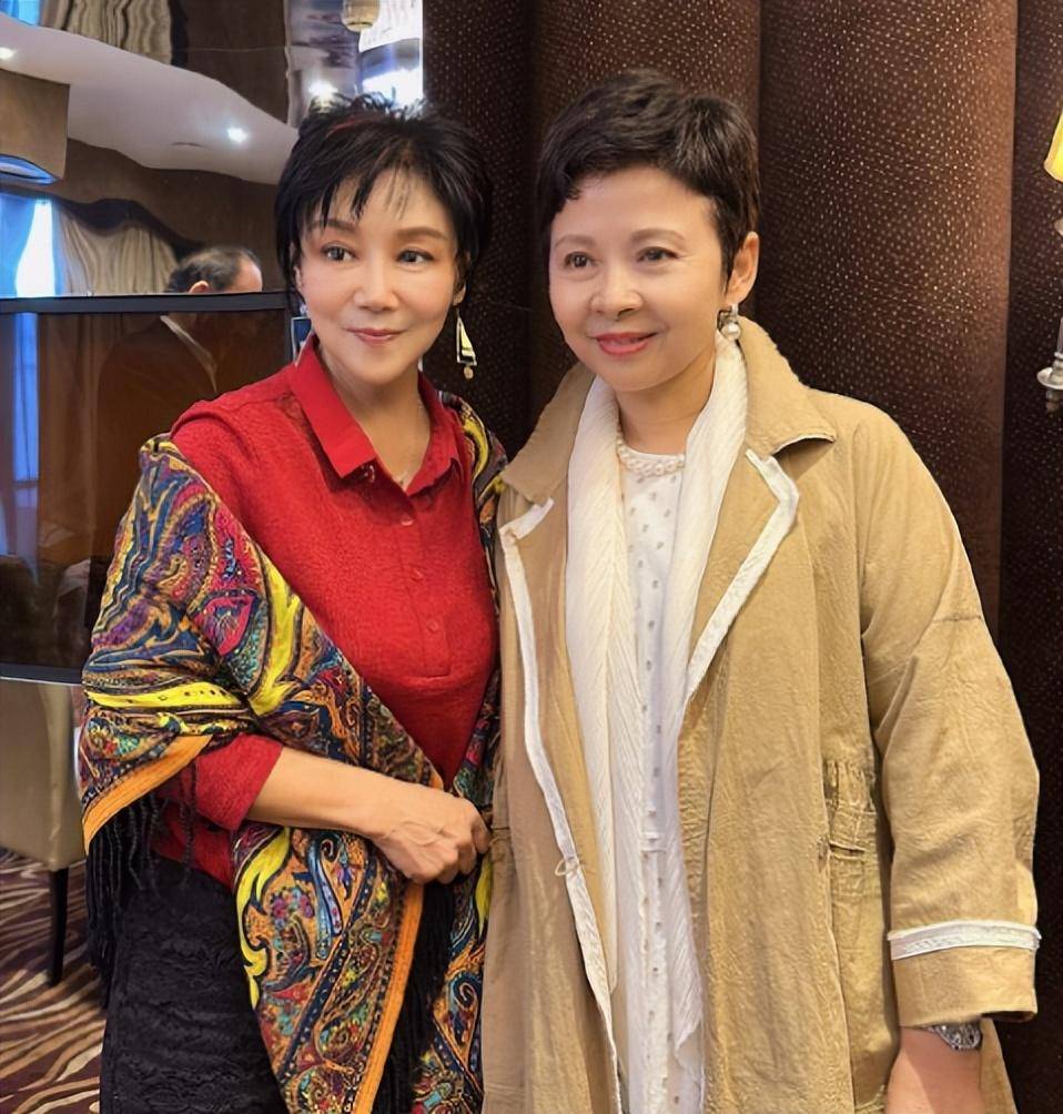 据了解,当天出场的歌手除了汪正正和董文华,还包括李杰和苏红,两人都