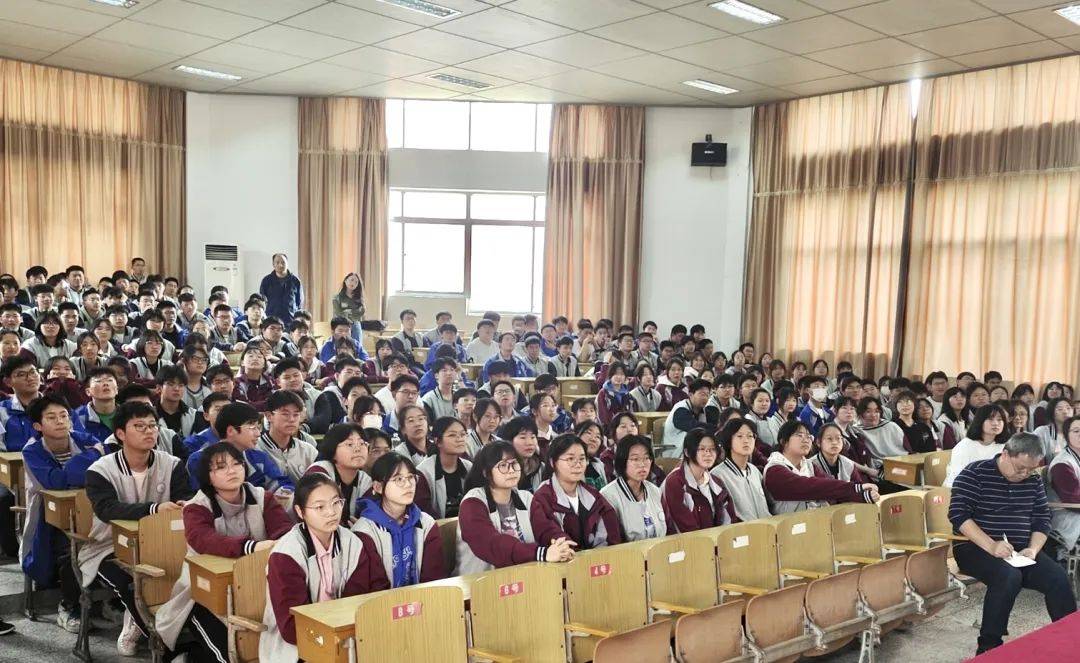 姜堰区蒋垛中学举行法纪教育报告会_禁毒_毒品_活动