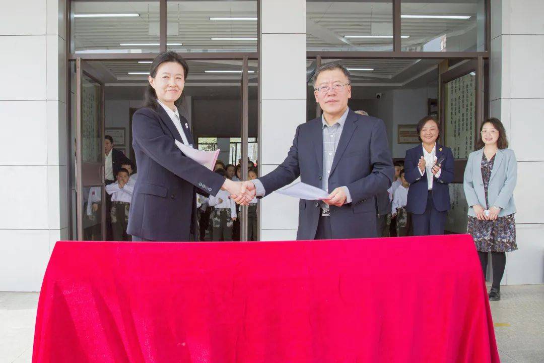 《学习报》社携手太原市东华门小学开展经典诵读活动_传统文化教育