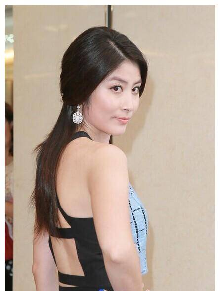 陈慧琳近照,丈夫秃顶显沧桑,陈慧琳曾表示:老公秃得不算太难看_刘建浩