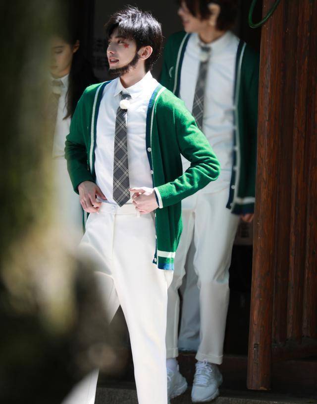 黄明昊成神秘嘉宾,蔡徐坤乐了!_节目_网友_阵容