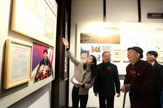 文化名家,隆尧在外文艺界名人,县内文艺协会骨干会员等共60余人参加