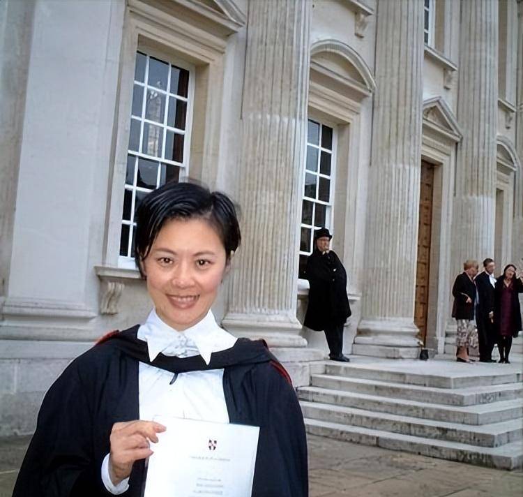 电视主播姜丰:为爱成国外人,分手后独自带儿女,久居国外很潇洒_理查德杜比_生活_孩子