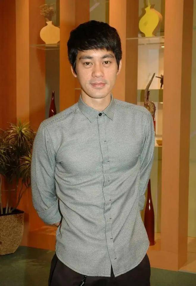 导演找到陈国坤:我想拍本李小龙传记,邀请你去玩,一集费用一万_泰森