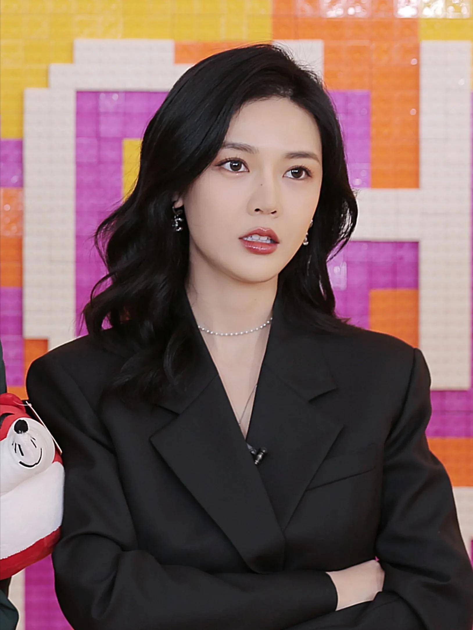 没被31岁的余玥吸引,却被29岁的涂冰意外圈粉_许希兮_安悦_田穗