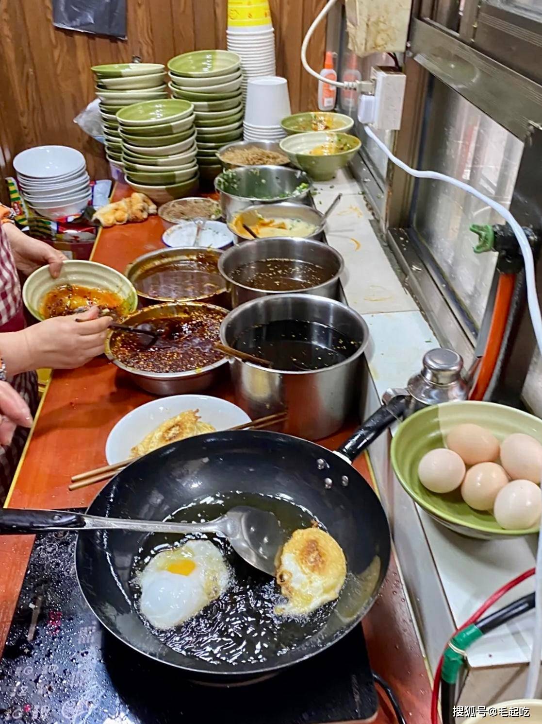 吃1碗面还"面壁思过"?重庆"网红豌杂面",老板真"聪明"_口感_美食_佐料