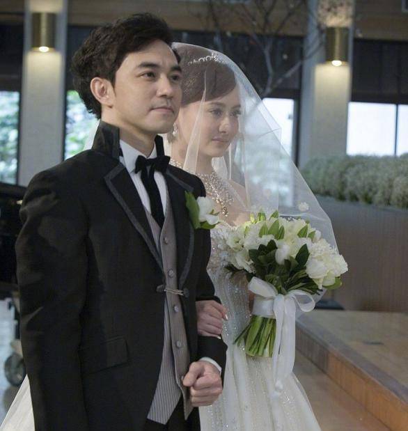 此外,台媒此前曾报道称,陈德容与妻子王赞策于2019年8月离婚,两次离婚