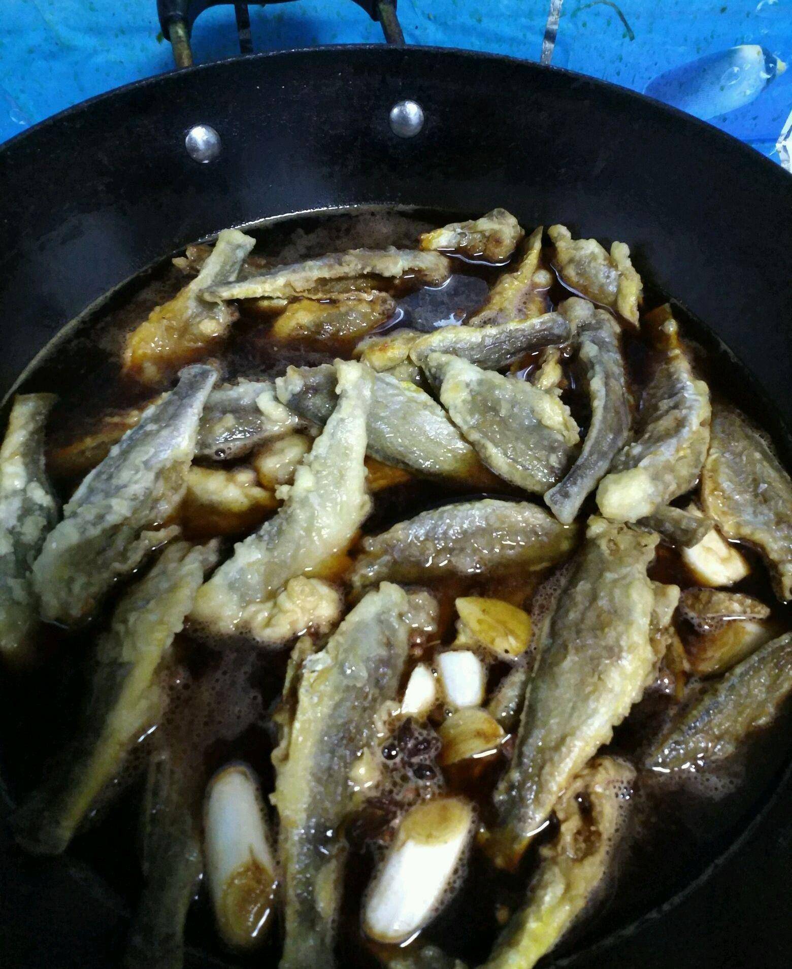 红烧鲫头鱼的做法