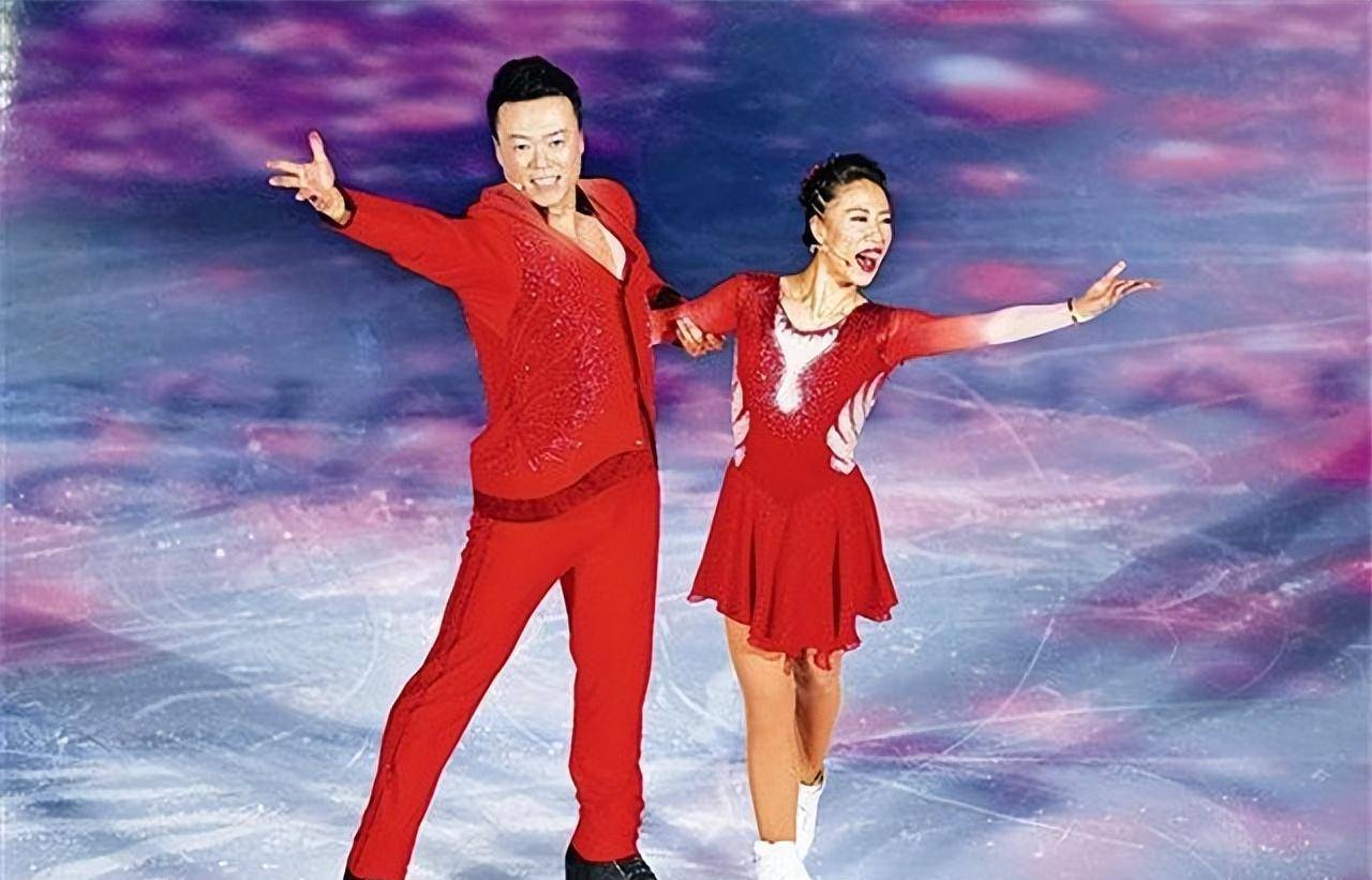 我们花样滑冰冠军夫妇的现状:赵宏博头发花白,44岁申雪美如少女_训练