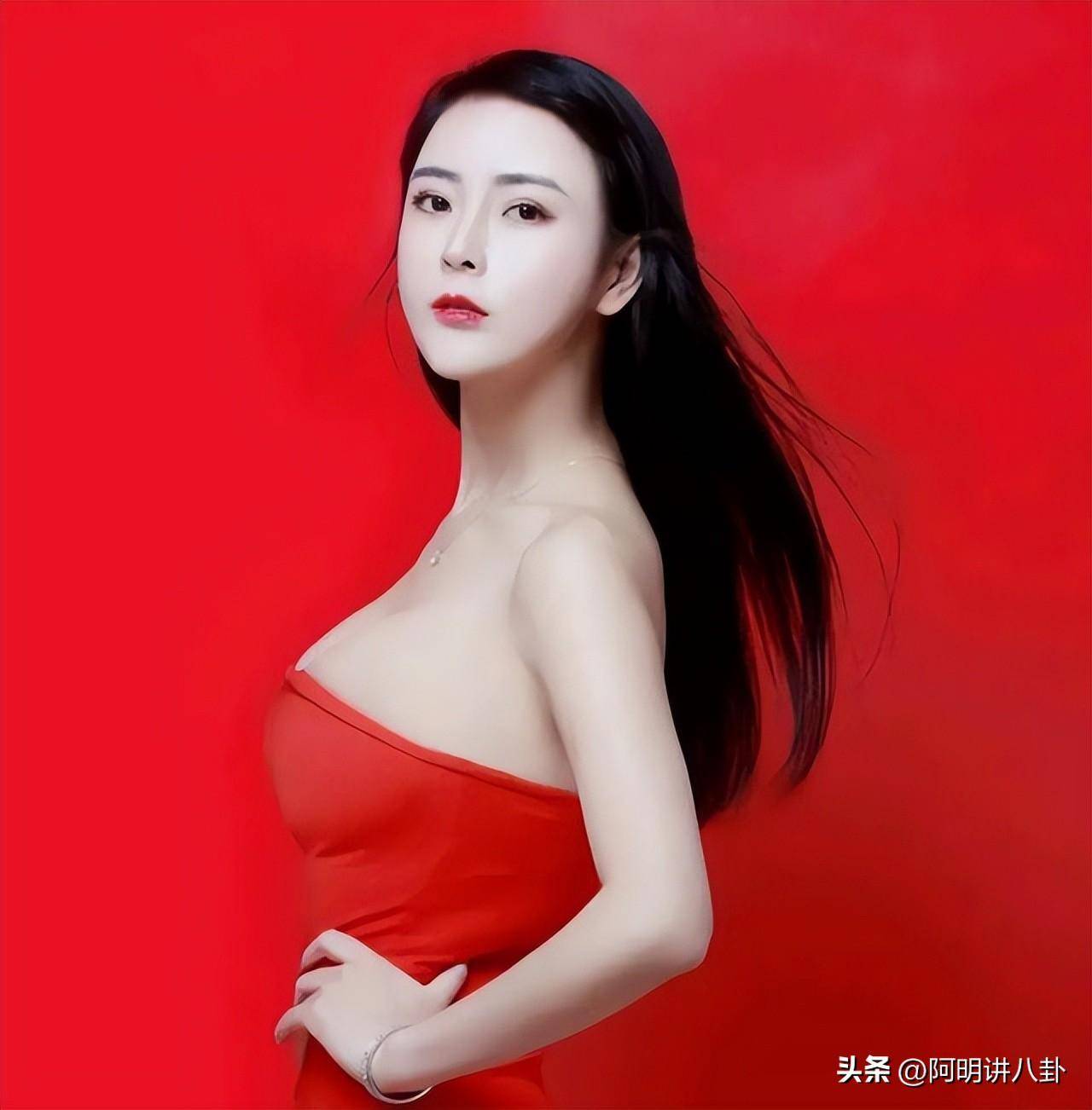 2015年5月8日,参加22届环球比基尼小姐中国区冠军,这也是对她感身材的