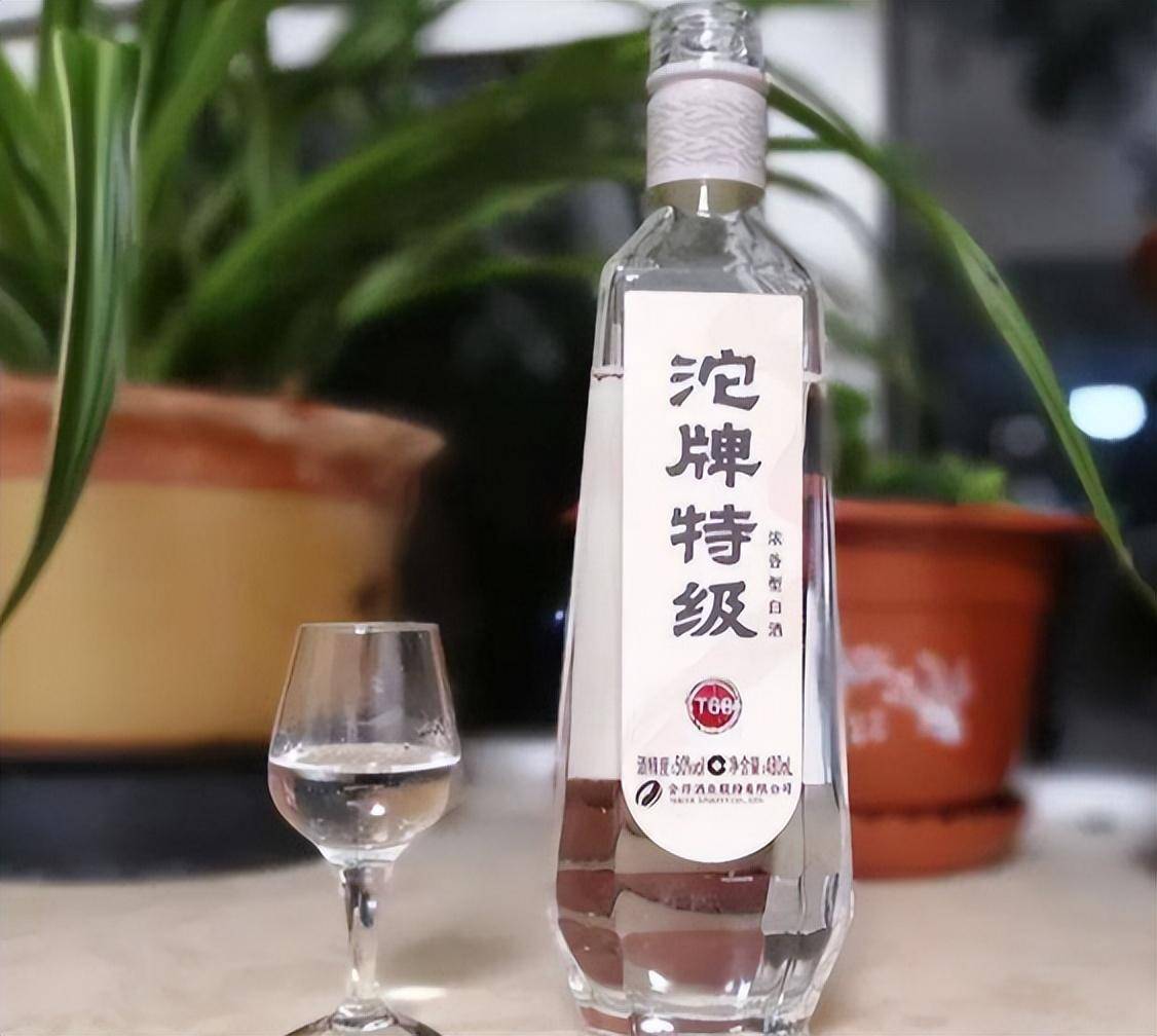 商场5款"落灰"白酒,不加一滴香精,纯粮酿造,却