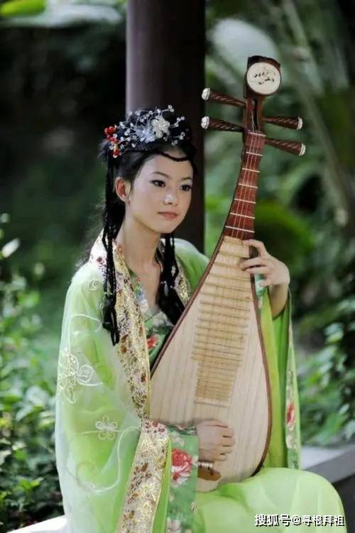 那都是极品中的极品,她们就是樊素和小蛮