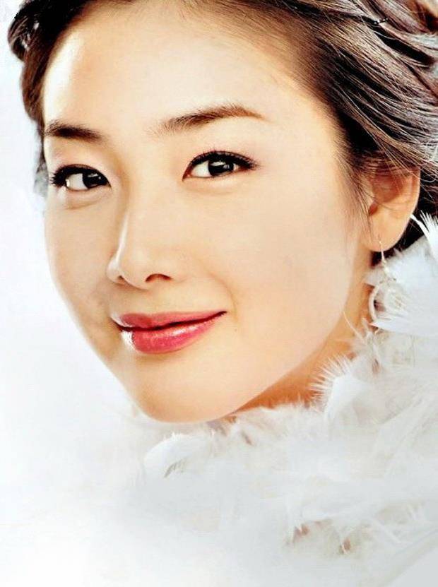 二零零六年,崔智友与全相宇,金泰熙主演的悲情剧"天国的阶梯"在内地