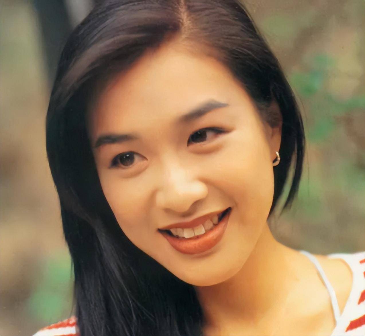 钟丽缇:经历三段婚姻,有三个女儿,嫁给小丈夫张伦硕冷暖自知_严铮