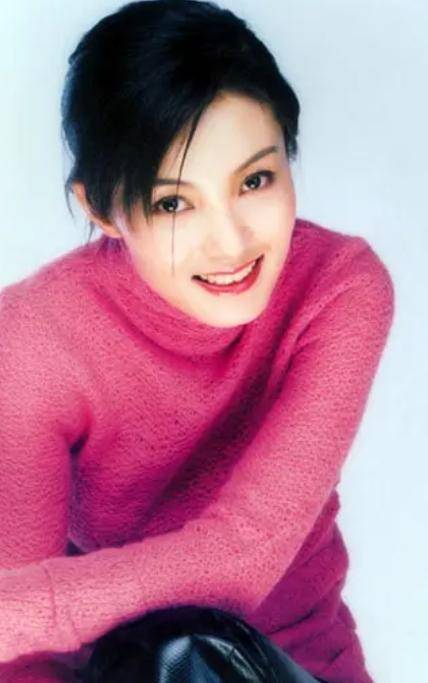 被“逃犯”捧“上位”的谢雨欣,为何落得今天这个下场?_母亲_黄梅_酒吧