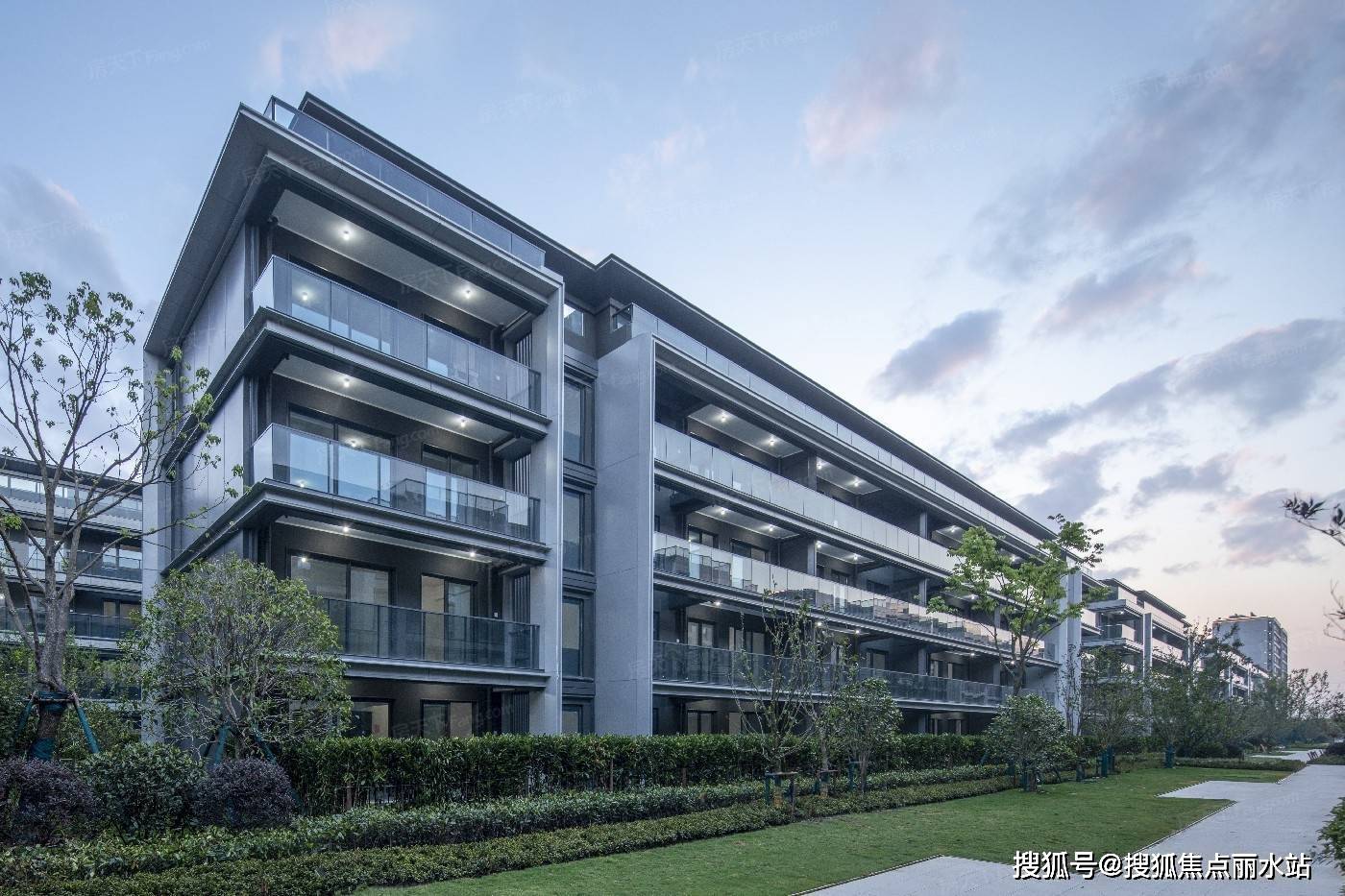 通州绿城湖境和庐售楼处电话400-630-0305转6666售楼处丨24小时电话丨