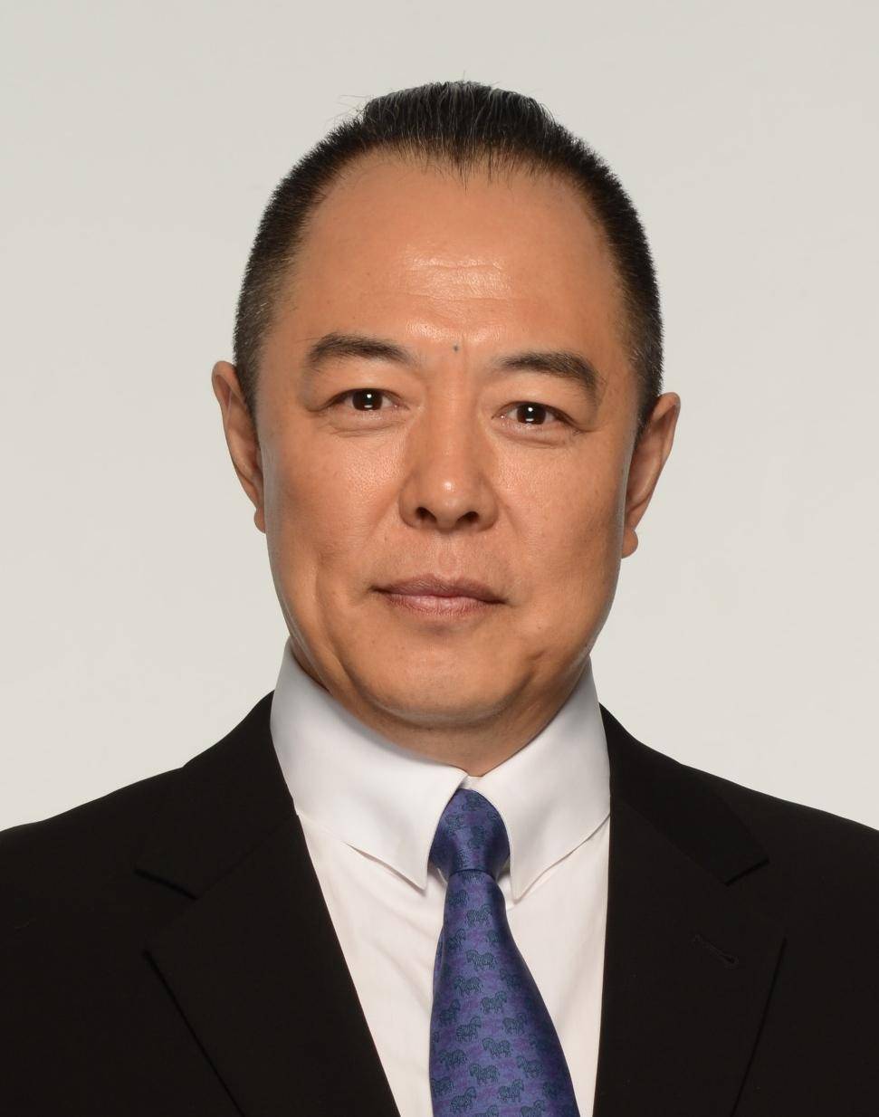 这一次,65岁张铁林,不再被世界宽容_英国_国籍_中国