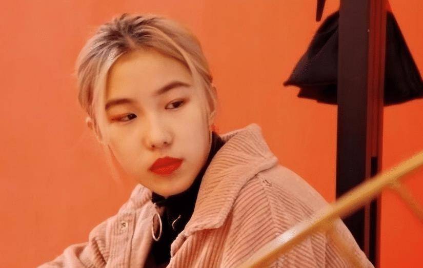 "巨婴"刘思琦:16岁吃饭要人喂,每天消费过万,如今22岁咋样了_节目组