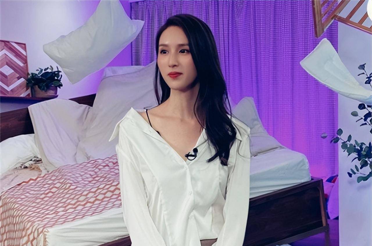 何傲儿:曾为父还债结识香港富豪,今改名在大陆发展_林建名_何世根_周