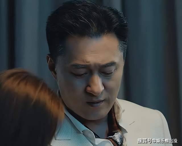 为你逆光而来：双胞胎交换人生，老人死前生吞钥匙，真相是什么？