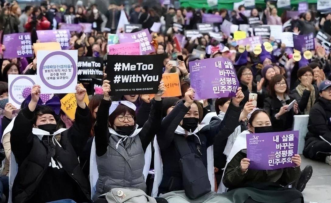 26万人围观性侵,极端"女权"邪教化,韩国正爆发一场性别战争?