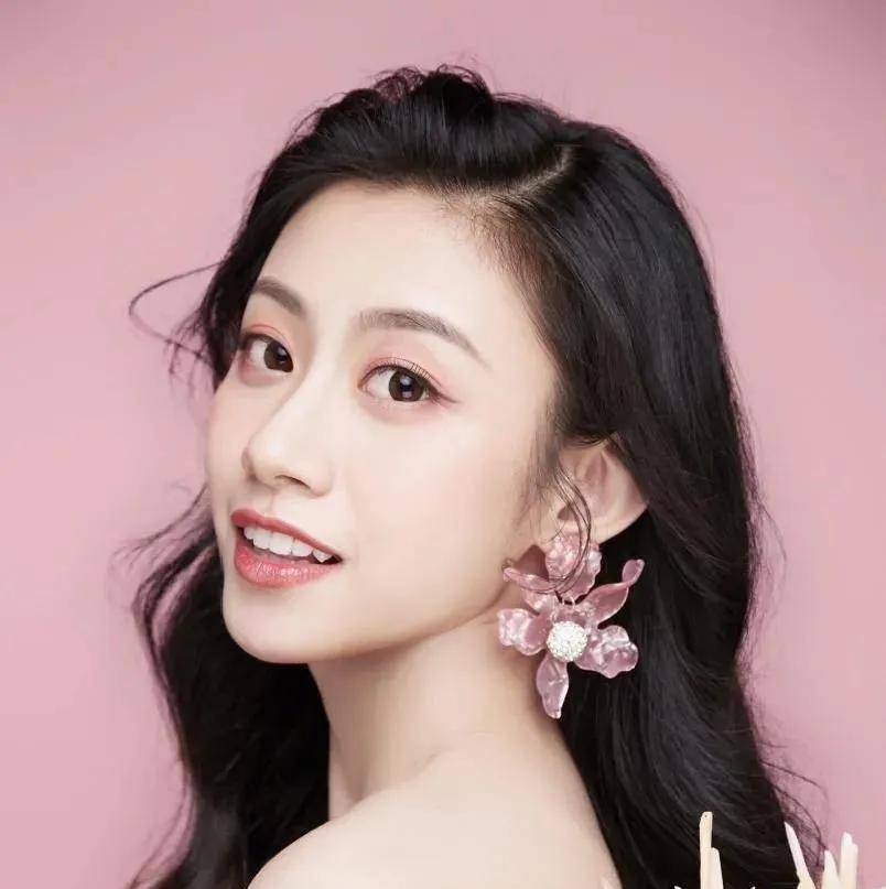 吴可月_单依纯_吴可悦