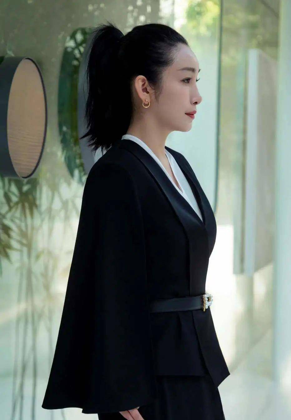 超模刘雯何穗的look很好学,普通人快来抄作业_连衣裙_社交_平台