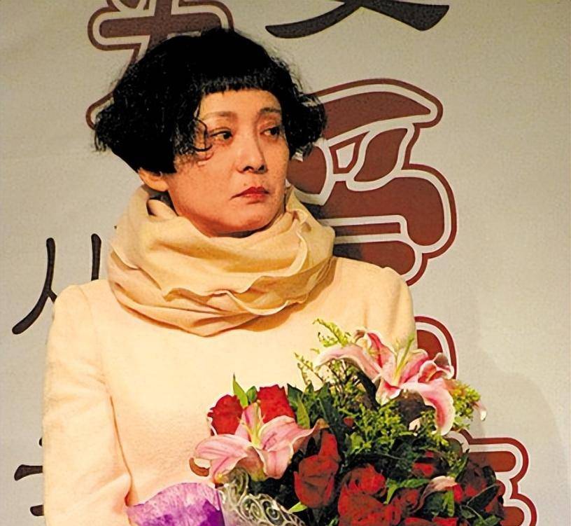 宝玉奉节平儿袭人常在,不见晴雯_互动_欧阳奋强_安雯