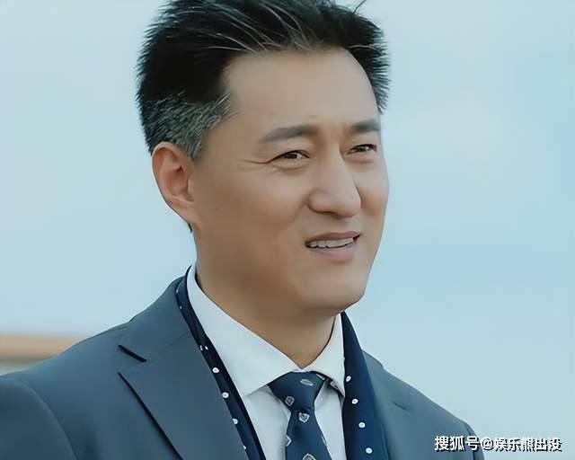 为你逆光而来：双胞胎交换人生，老人死前生吞钥匙，真相是什么？