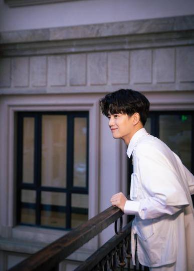 1位成综艺咖,2位小爆,4位大火_魏大勋_发展_陈学冬