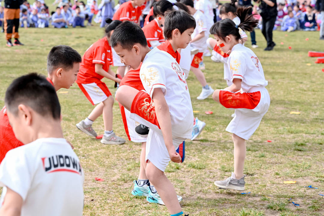 这场脚斗娃亲子竞速赛嗨翻天_运动_民族体育_北京市