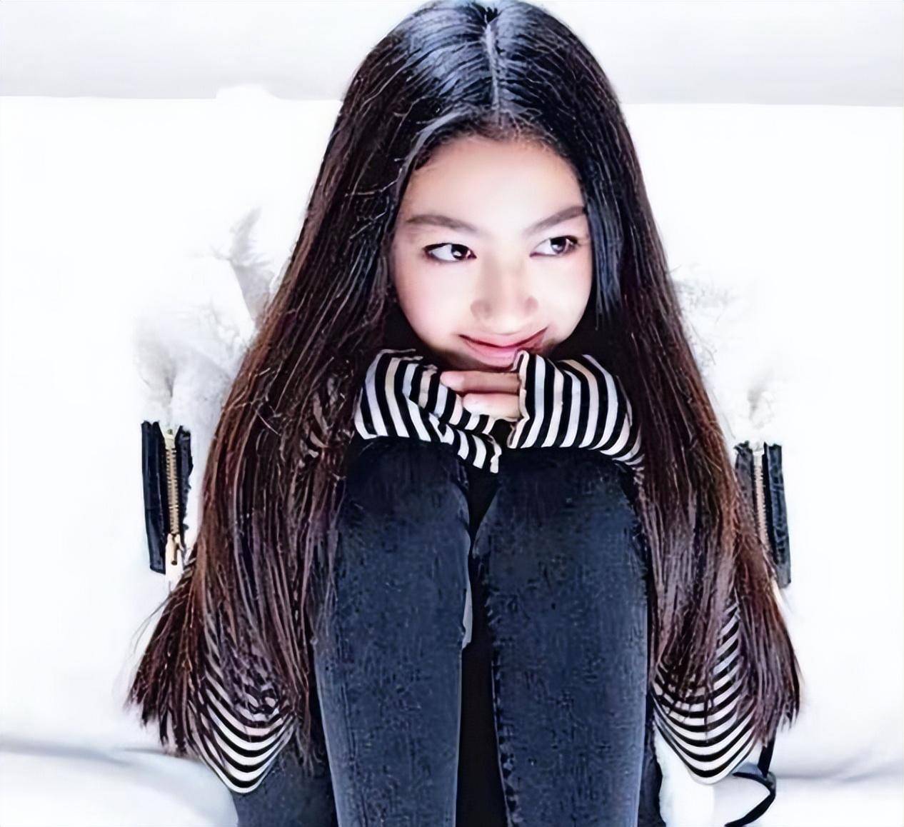 很多人都认为谢佳桐的打扮太过于夸张,在她身上看不