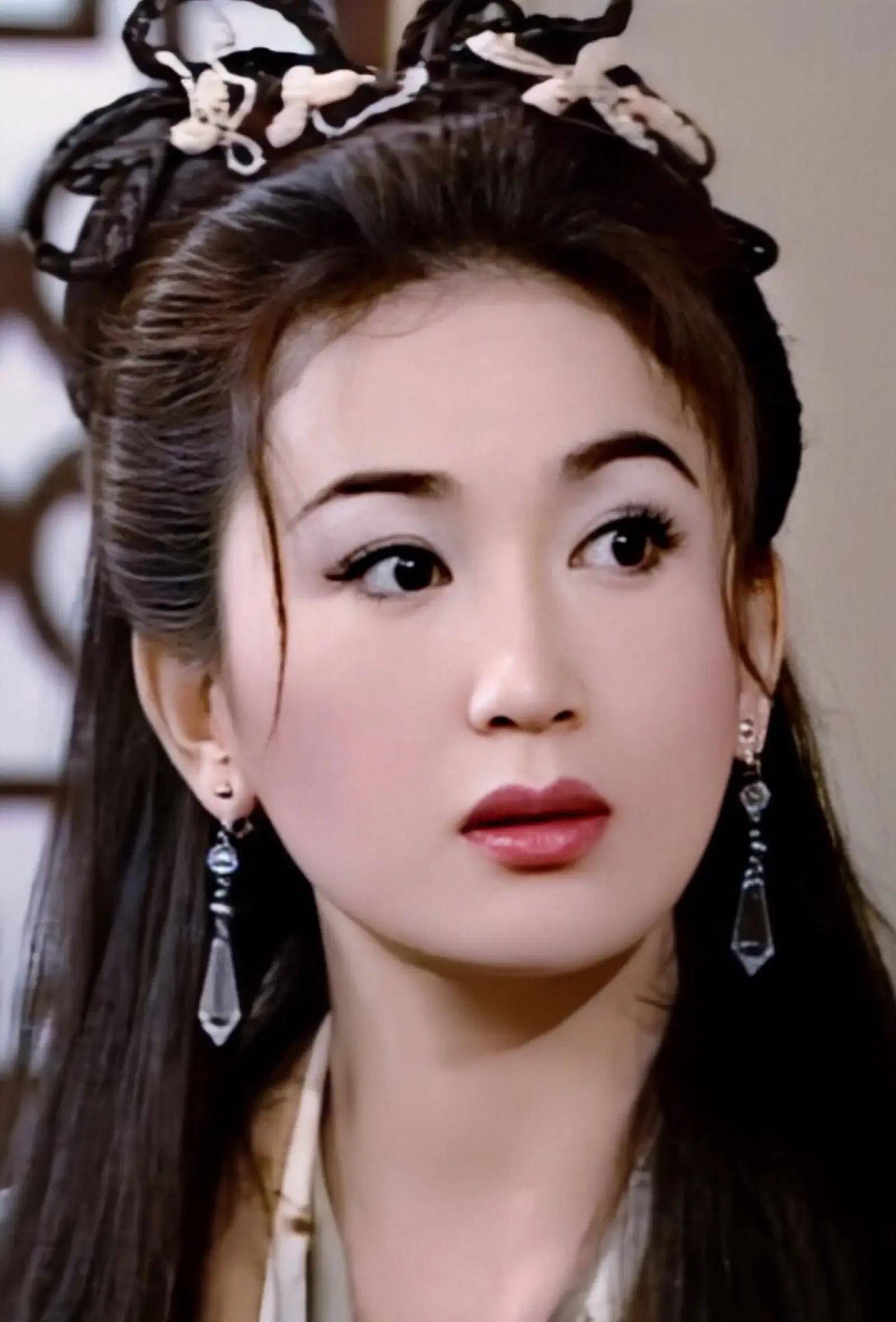 香港影坛巅峰时代,史上最美妲己-温碧霞,曾大时尚演出坐实明星!