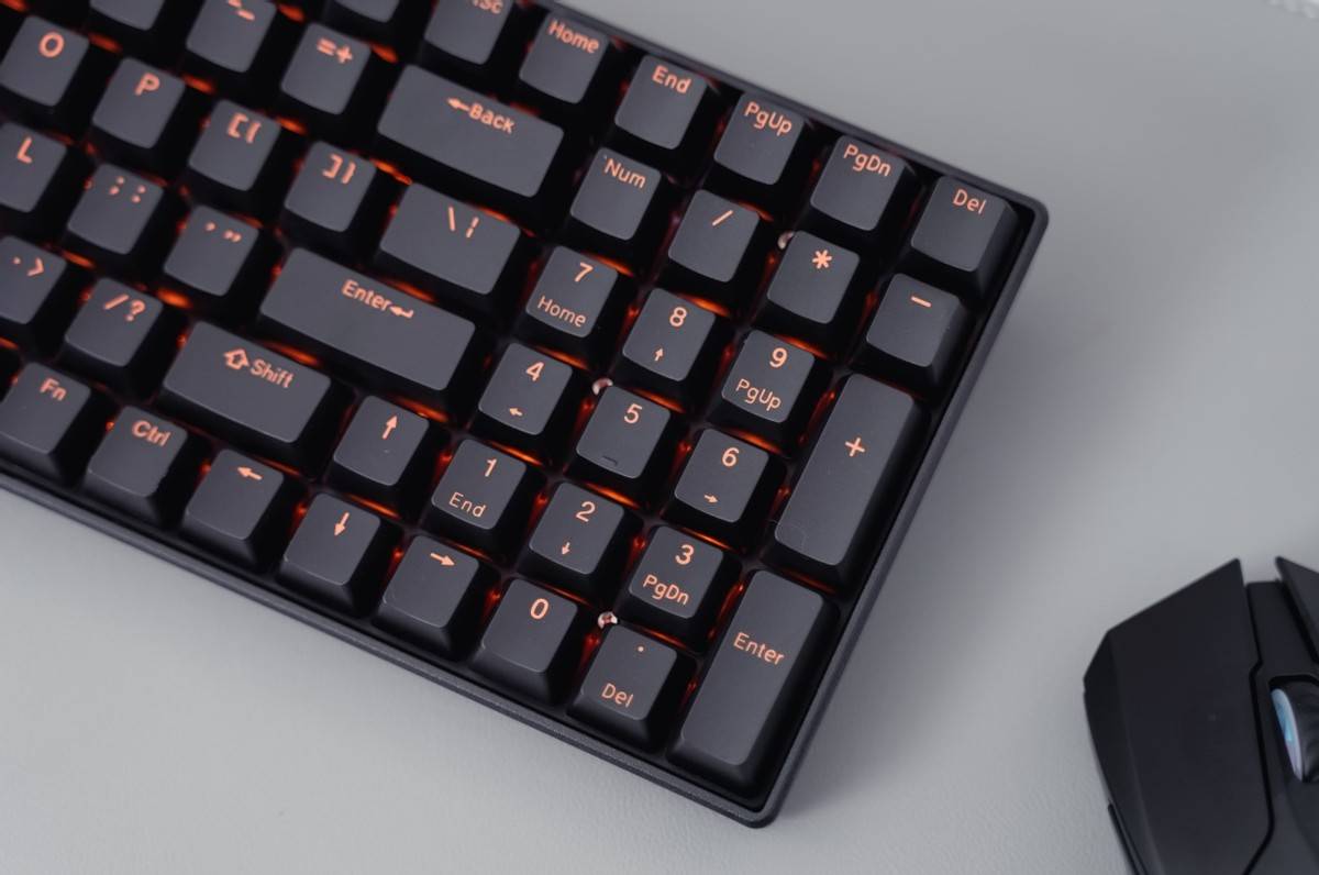 雷柏 v500diy-100:用 96% 配列低价高配热插拔键盘开启桌面乐趣