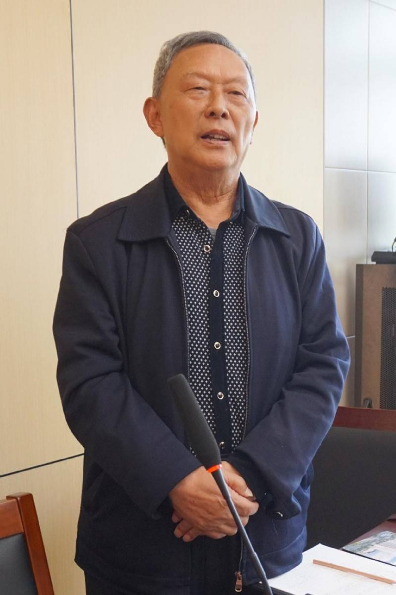 县人大代表,政协委员和社会各界人士来宝应县人民医院院视察指导