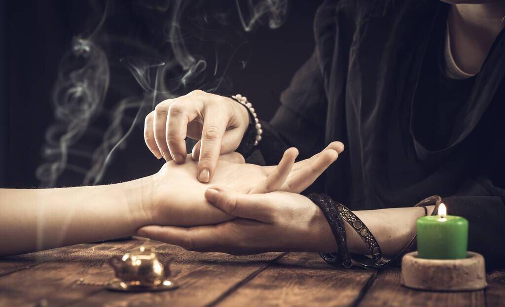 原创            安徽一算命网红3年非法盈利200多万被抓-安徽有个算命的人谁知道