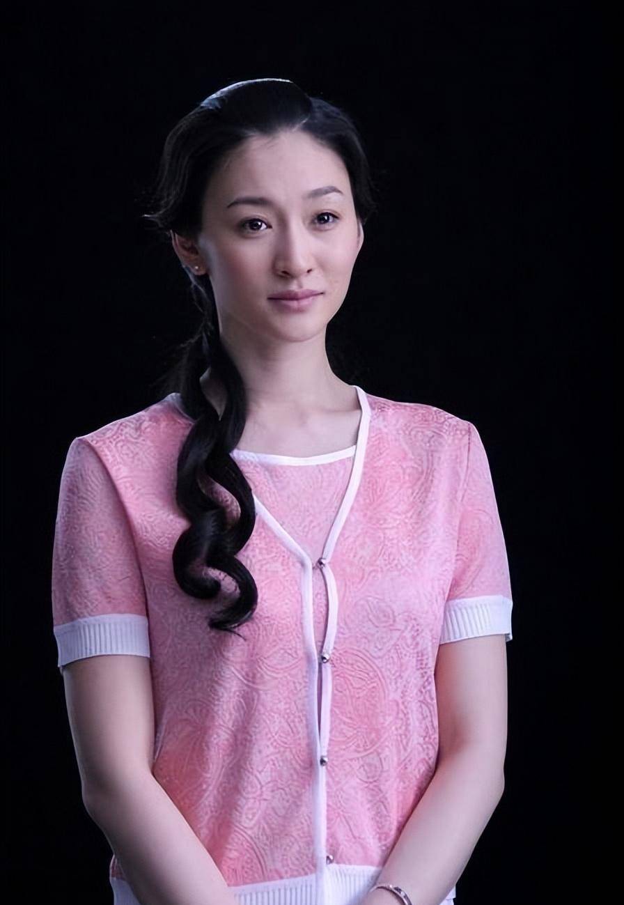 李小冉:与富商纠缠11年,转身拿着5亿嫁男闺蜜,现婚姻状况如何_母亲