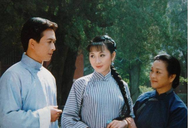 民国大师张恨水的三段姻缘:洞房花烛夜新娘被调包,最爱第三任_徐文淑