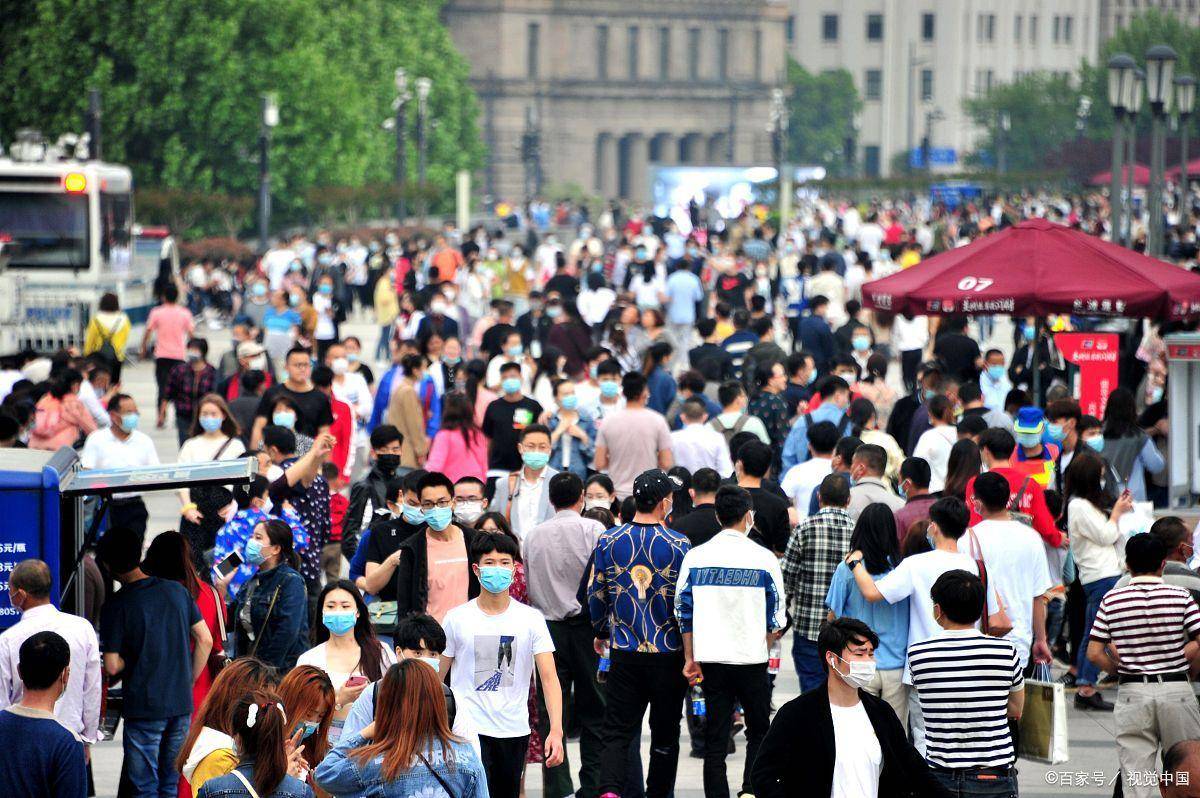原创            五一调休方案被央视点评，“放假等于挪假”，谁发明的“调休”