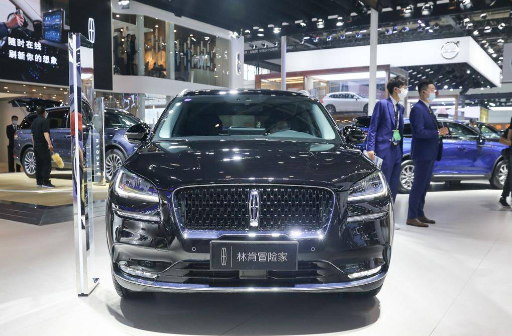 美系suv之间的较量,jeep牧马人在和林肯冒险家的对决中,没有占据任何