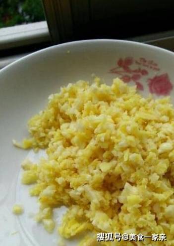 原创            正宗扣肉的家常做法，做法其实也不难，过节在家就能自己做！（扣肉做法最正宗的做法视频教程）