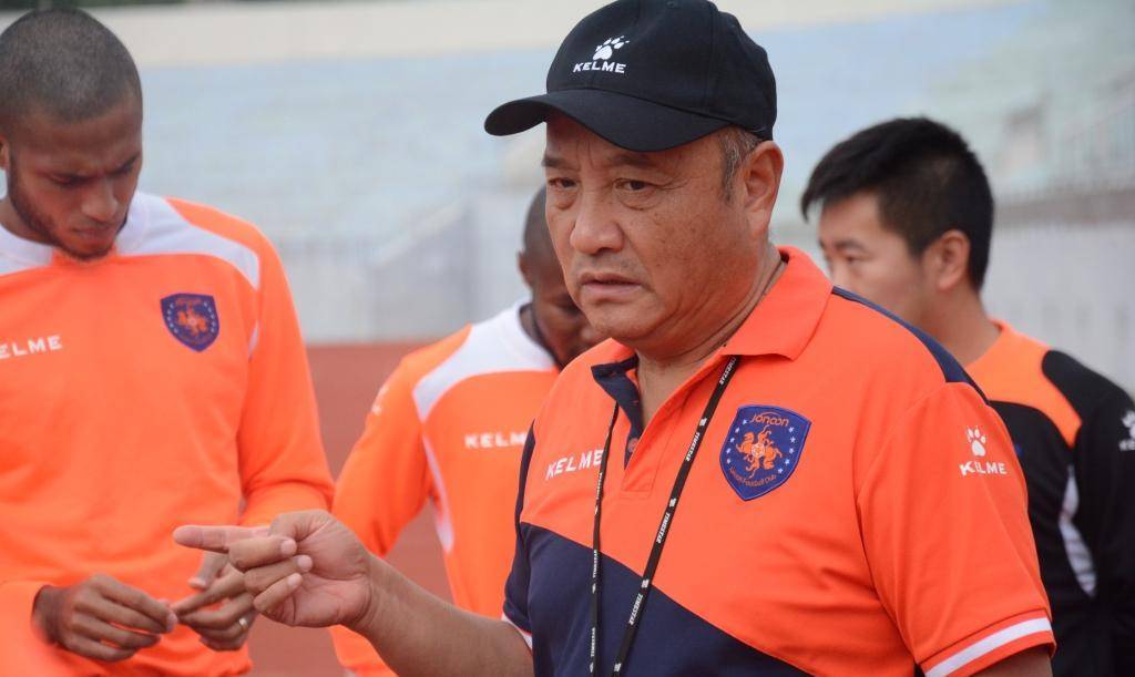 若青岛球迷在宿茂臻,殷铁生面前喊鲁能滚蛋,谁会感到尴尬_山东泰山