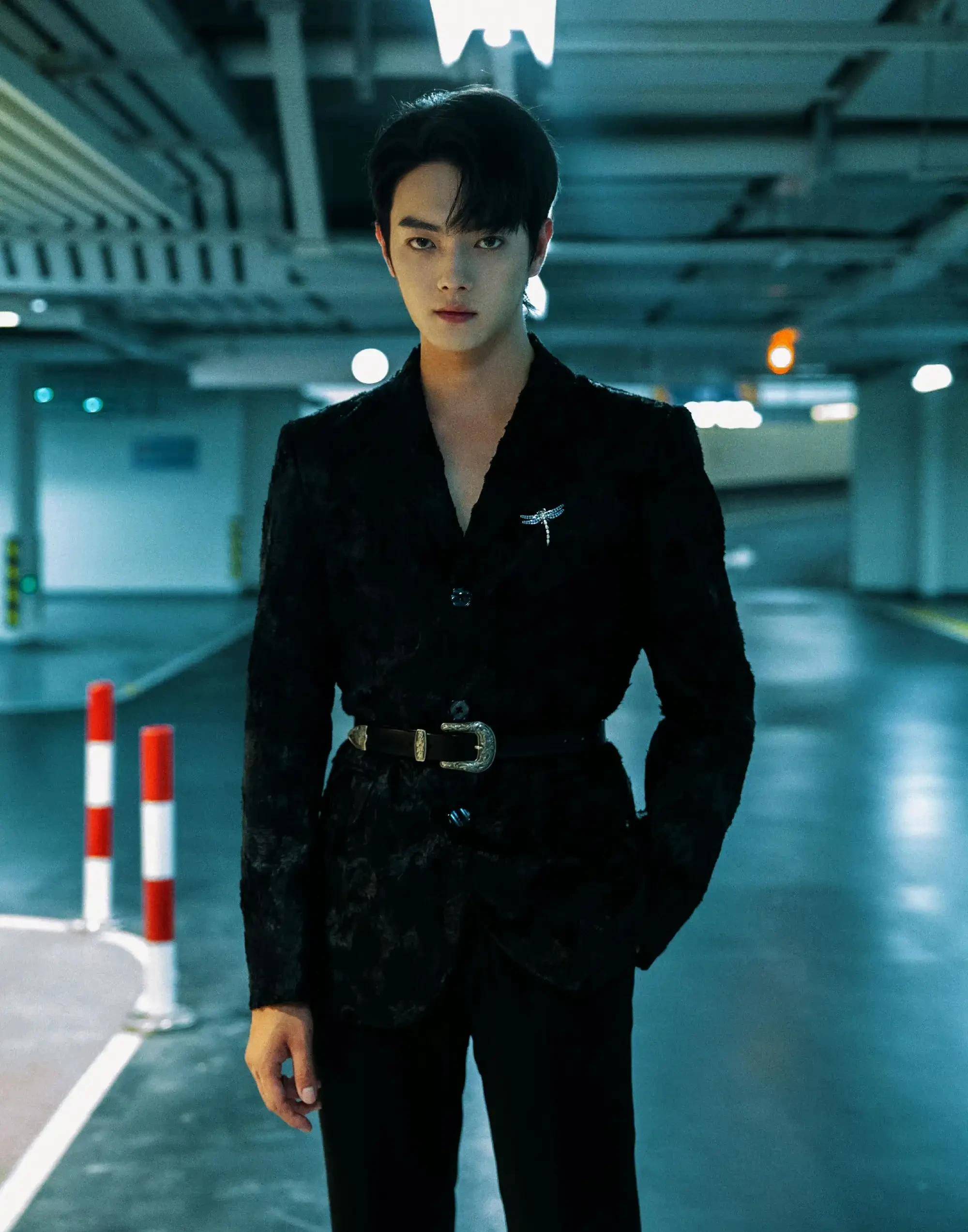 男明星最爱"束腰西装":任嘉伦两次都出圈,许凯檀健次让人惊艳_感觉