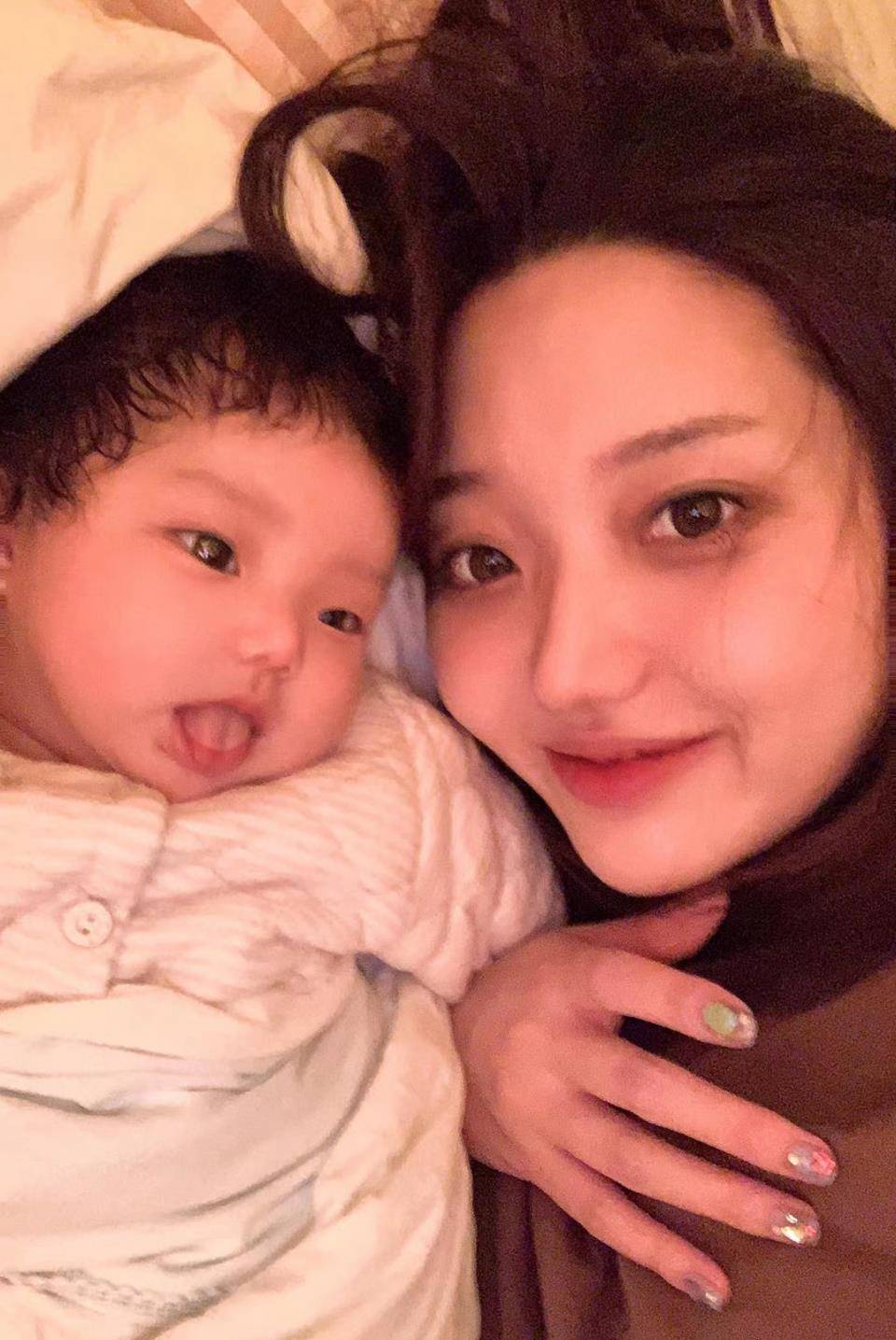 在母婴室喂奶被陌生男子偷窥,现场冲突不断_张兆艺_事情_母亲