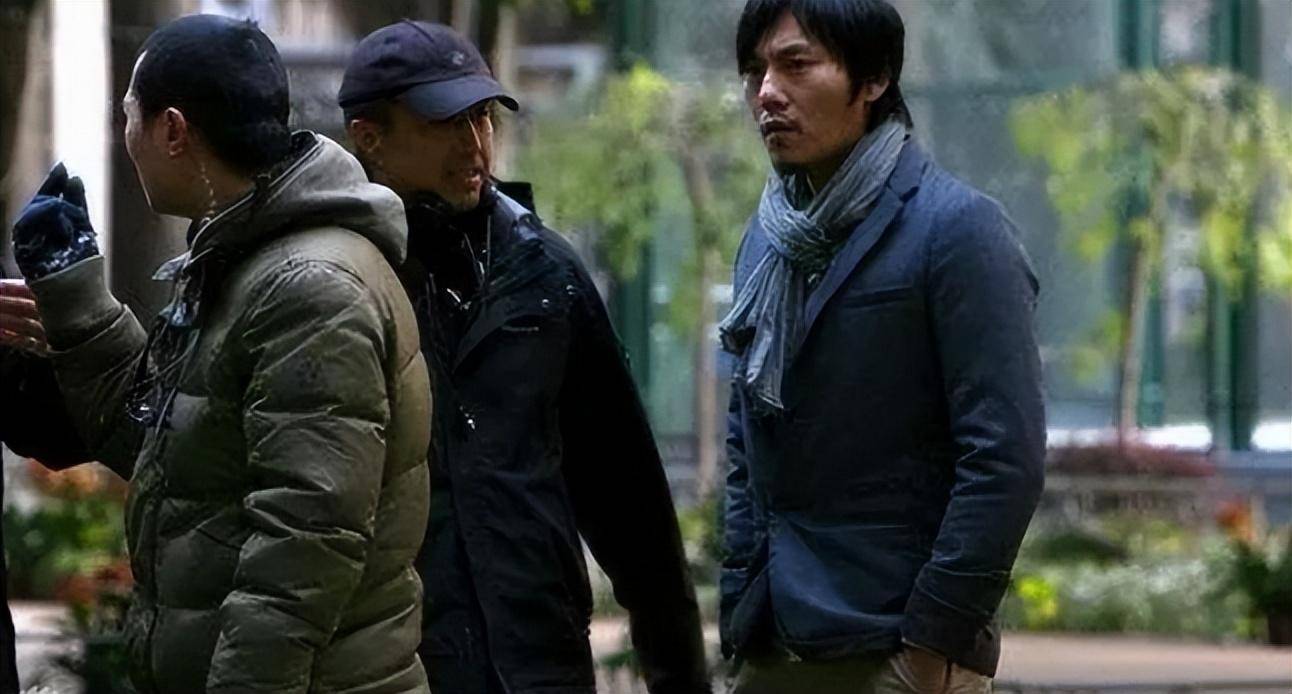 后面娄烨找秦昊拍戏,不仅会耐心听他讲一大堆自己的想法,还真正让他